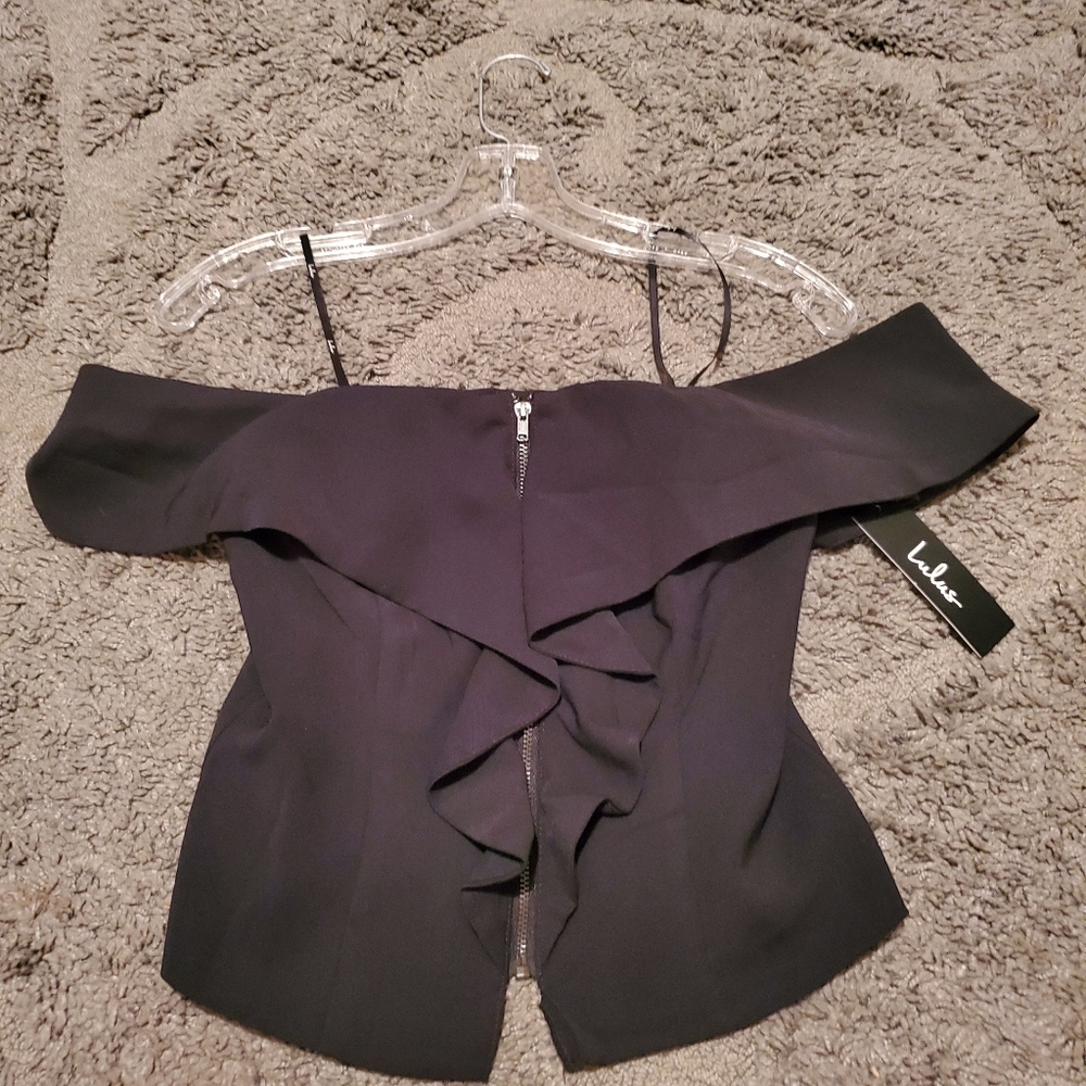 Lulu's brand top